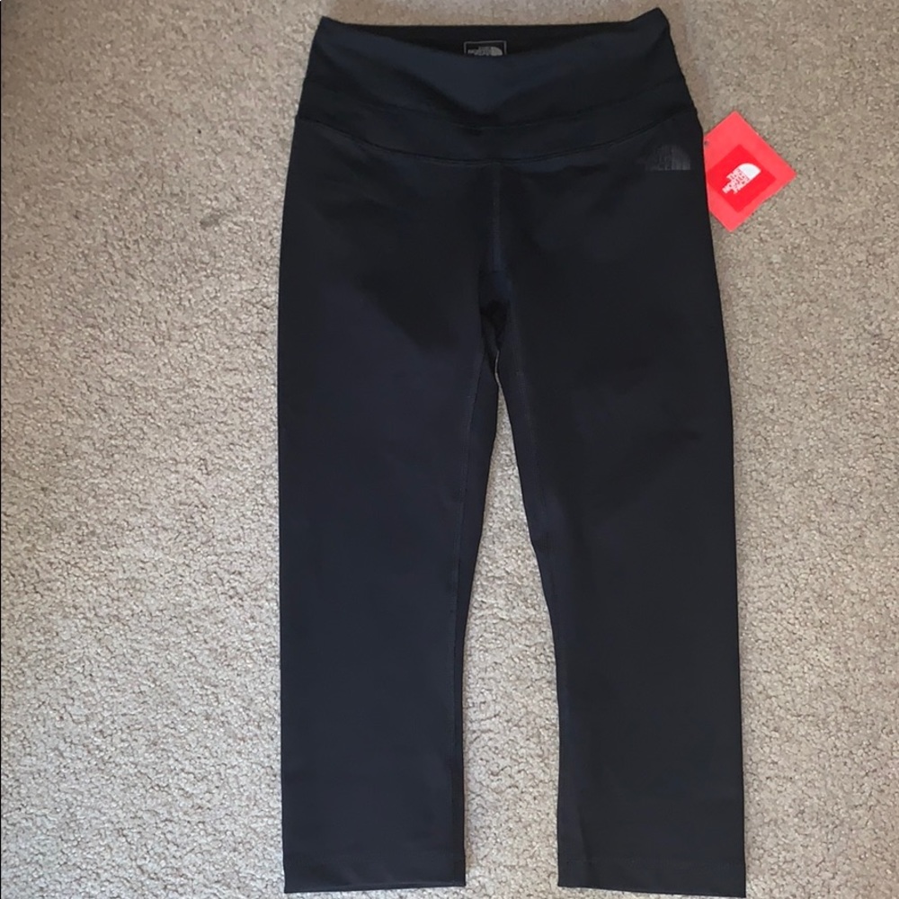 NWT The North Face Hatha Black Capri Leggings XS